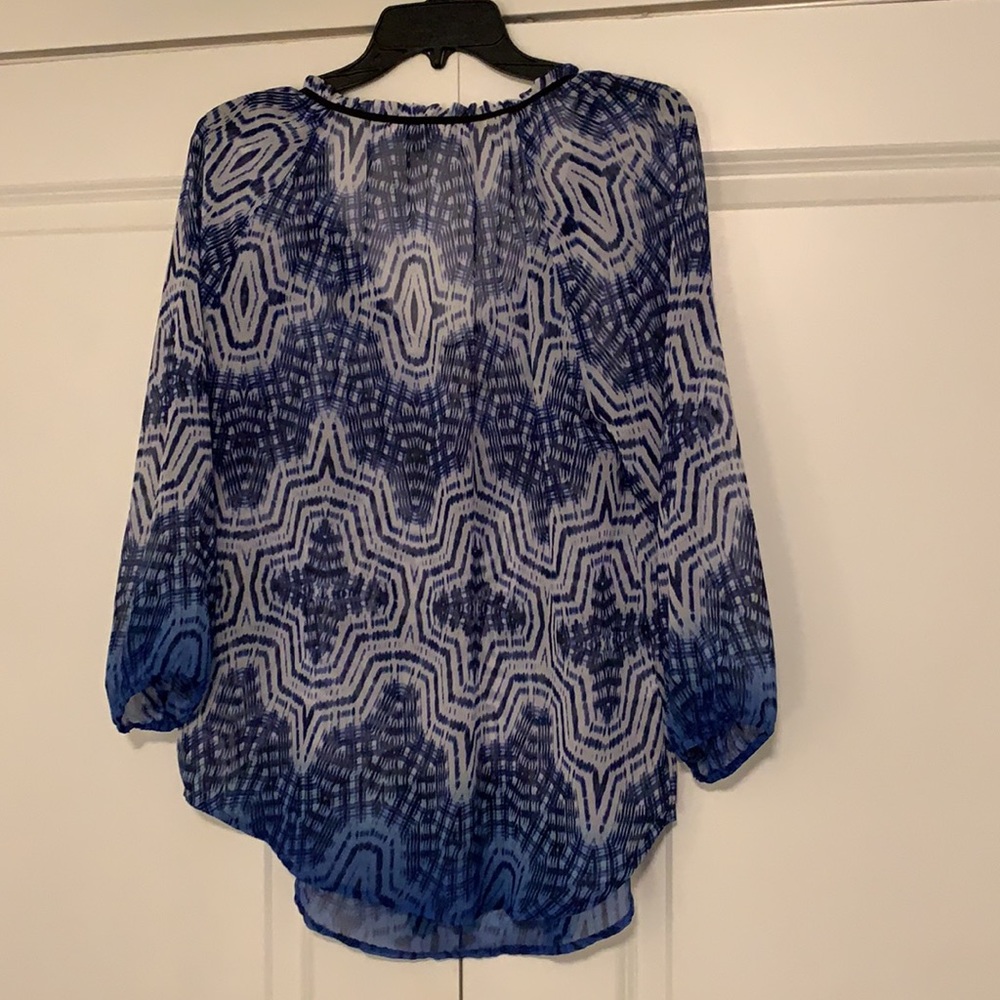 Blue pattern blouse - Picture 3 of 3